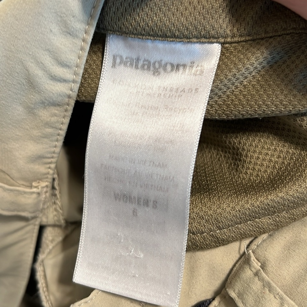 Patagonia Women’s Quandary Tan Hiking Shorts / Size 6 / Good Pre-Owned Condition - Picture 10 of 11